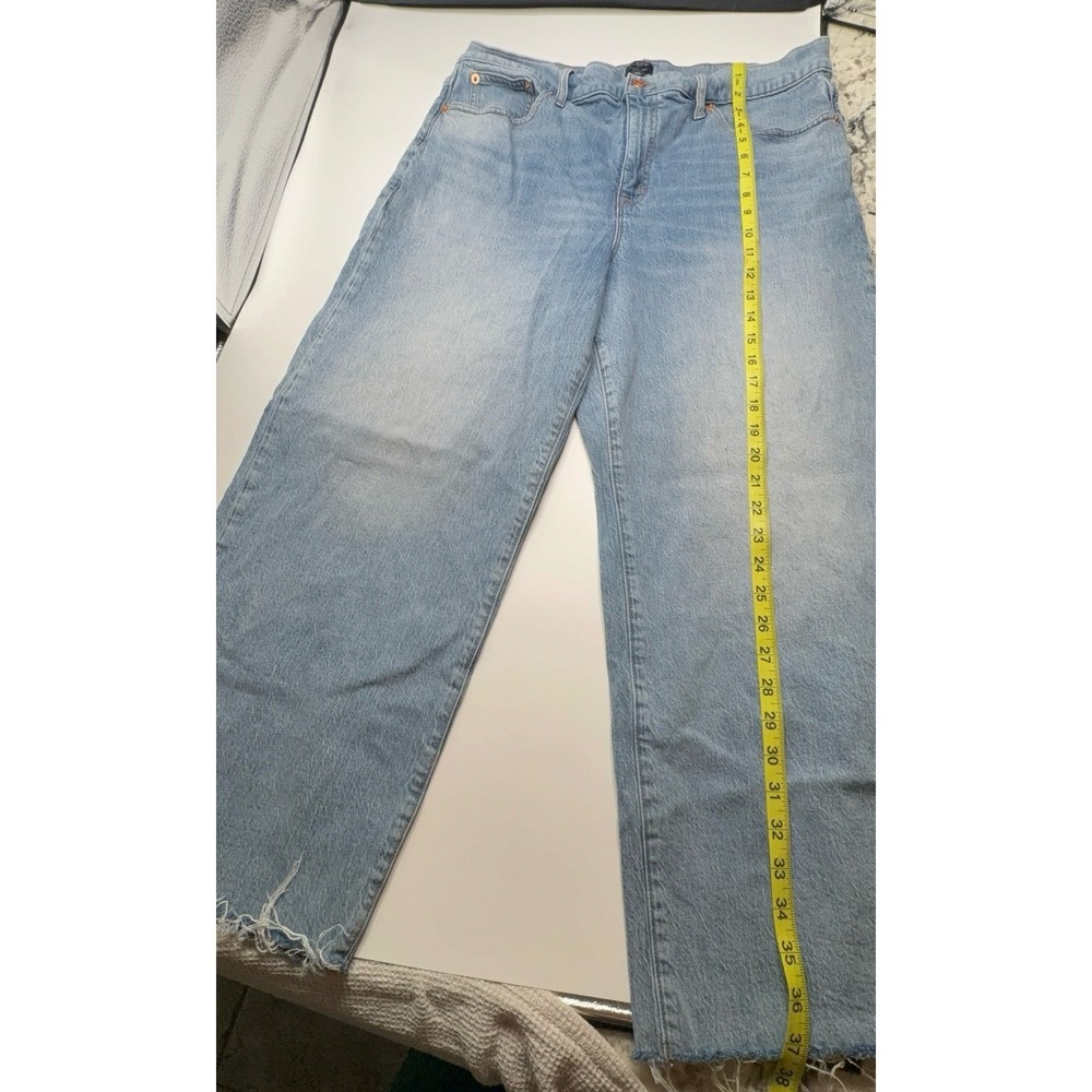 EUC women's size 32 J. Crew Wide-Leg Crop light denim jeans.